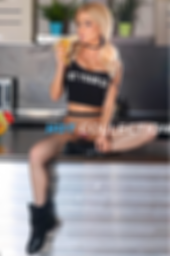 Blonde hair london escort Hanna located in Earl's Court picture 8